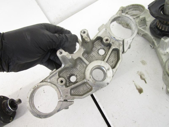 98 Kawasaki ZX 7R Ninja Upper Lower Triple Trees 44037-1339 1996